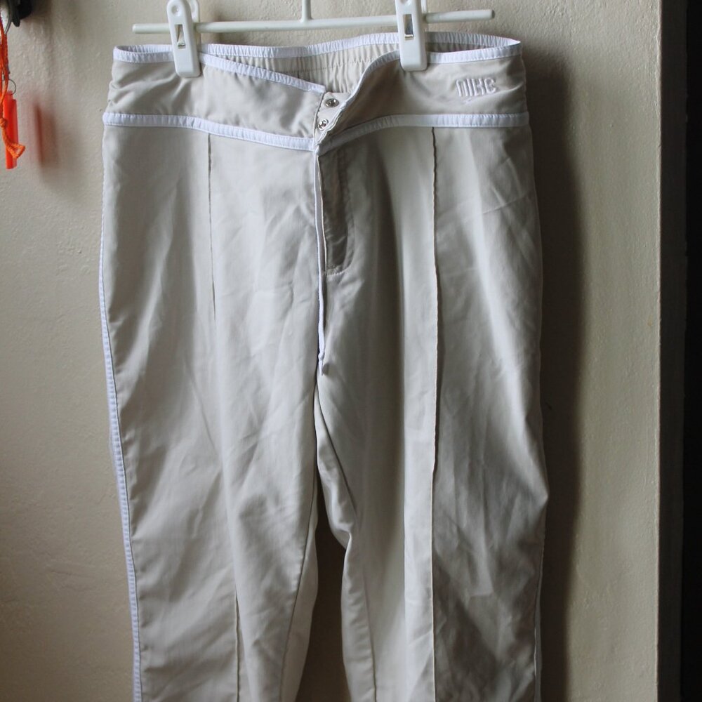 Women's Nike Athletic Capri Pants RN #56323 CA#05553 Tan Size M (8-10). Great co